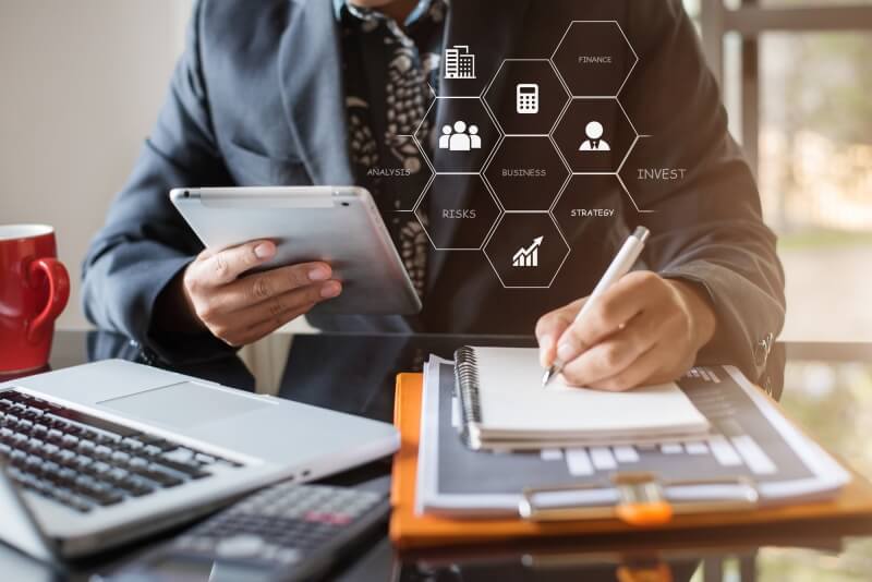 ファクタリング会社を開業するには?必要な許認可や設立手順を解説